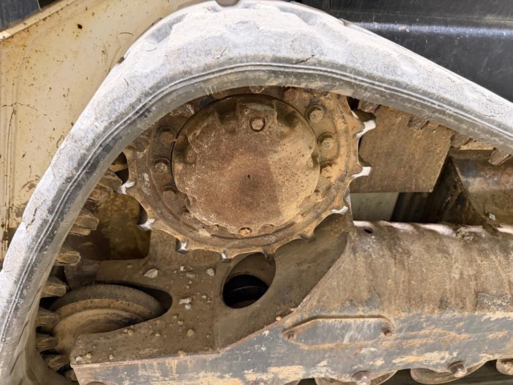 2022-bobcat-t62-image-18