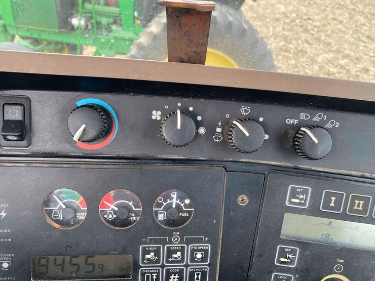 john-deere-8300-image-40