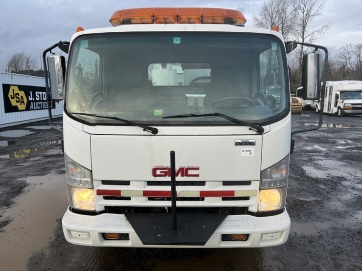 2009-gmc-w5500-image-8