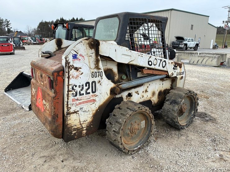 bobcat-s220-image-3