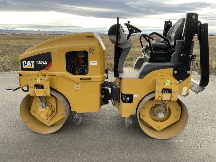 caterpillar-cb24b-image-2