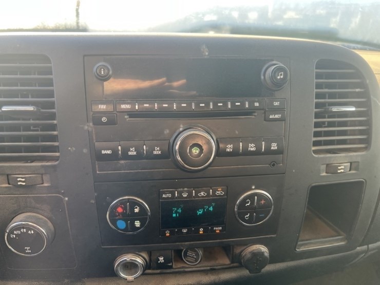 2011-gmc-sierra-1500-image-34