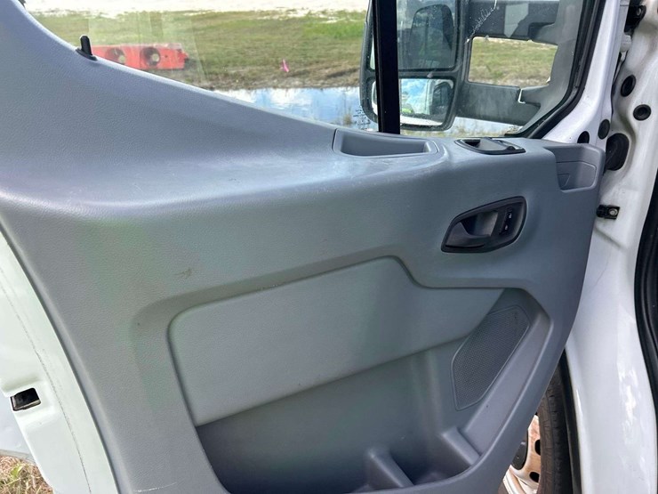 2016-ford-transit-image-11