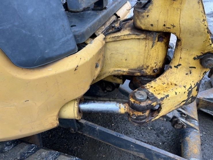 komatsu-pc35mr-2-image-15