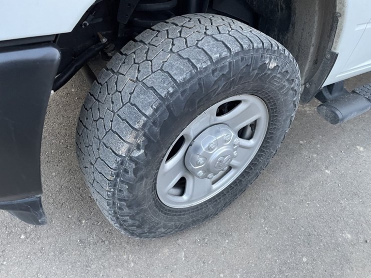 2022-dodge-3500-image-9