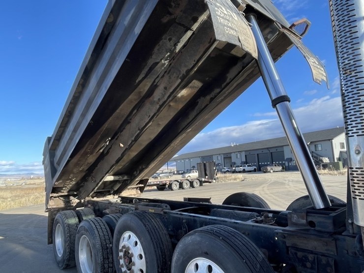 2014-western-star-4700sb-image-23