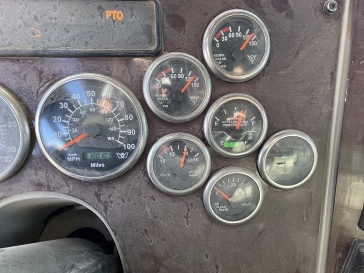 2014-western-star-4700sb-image-41