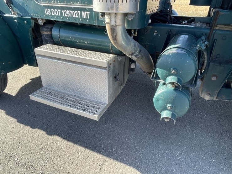 1998-peterbilt-379-image-24