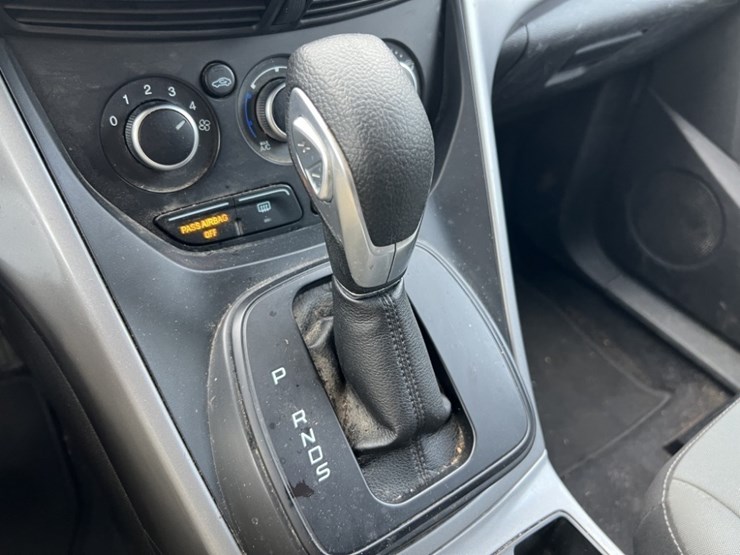 2016-ford-escape-image-32