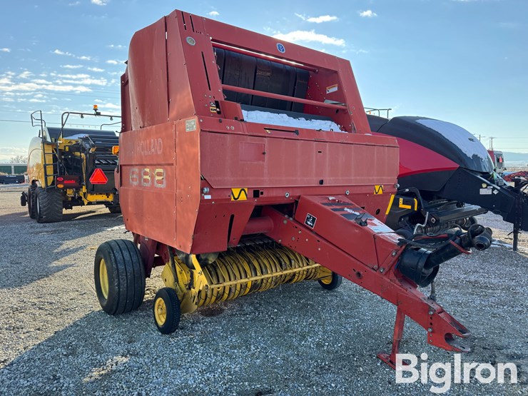 new-holland-688-image-3