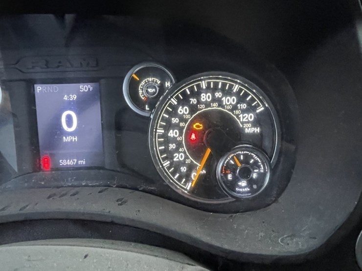 2022-dodge-3500-image-26