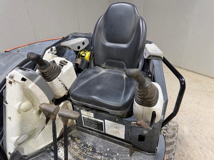 hitachi-zx35u-image-23