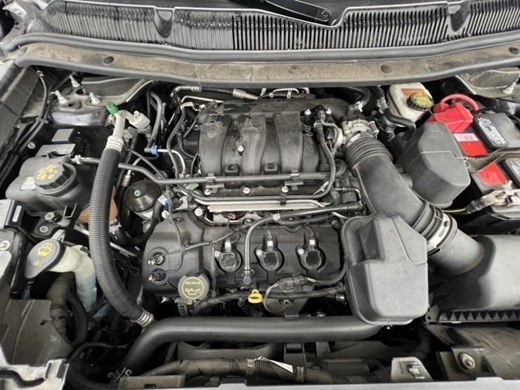 2018-ford-explorer-image-12