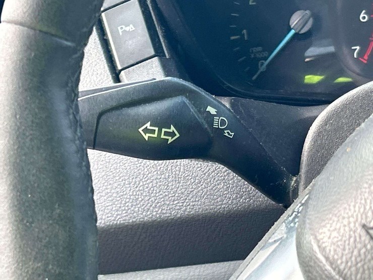 2016-ford-transit-image-16