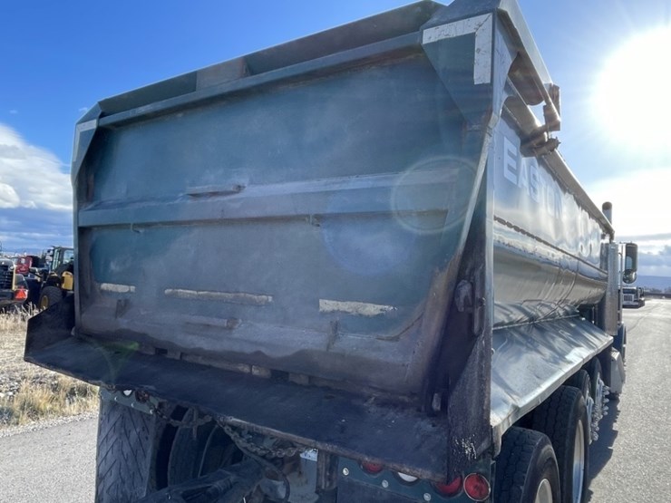 1998-peterbilt-379-image-21