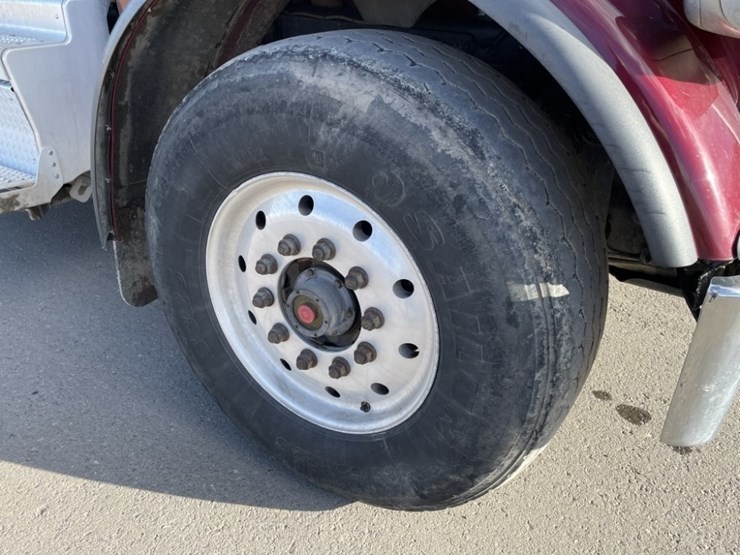 2020-peterbilt-389-image-13