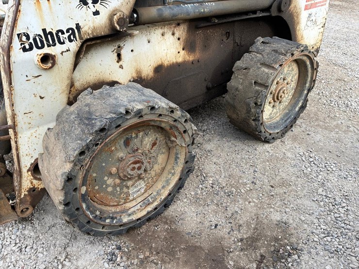 bobcat-s220-image-11