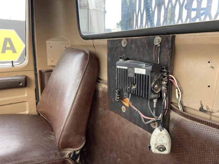 1988-international-s2600-image-17