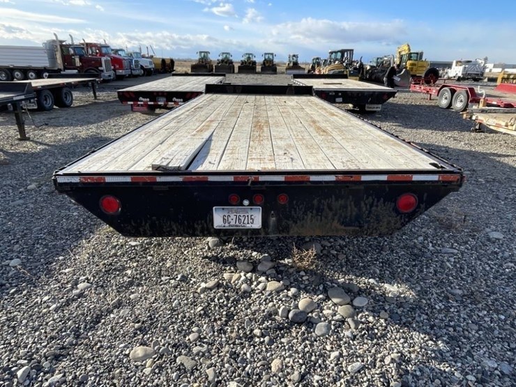 titan-trailer-image-3