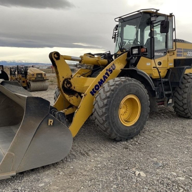 KOMATSU WA320