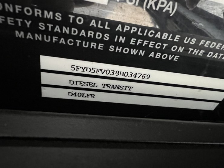 2009-new-flyer-40'-transit-bus-image-37