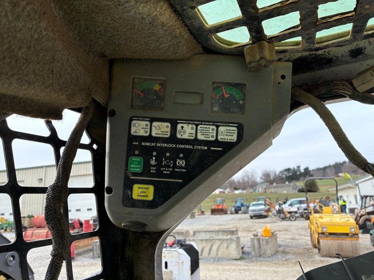 bobcat-s220-image-16