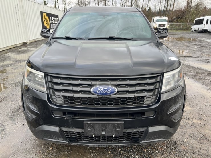 2018-ford-explorer-image-8