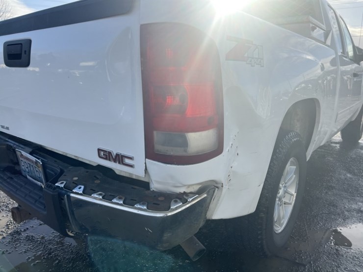 2011-gmc-sierra-1500-image-13