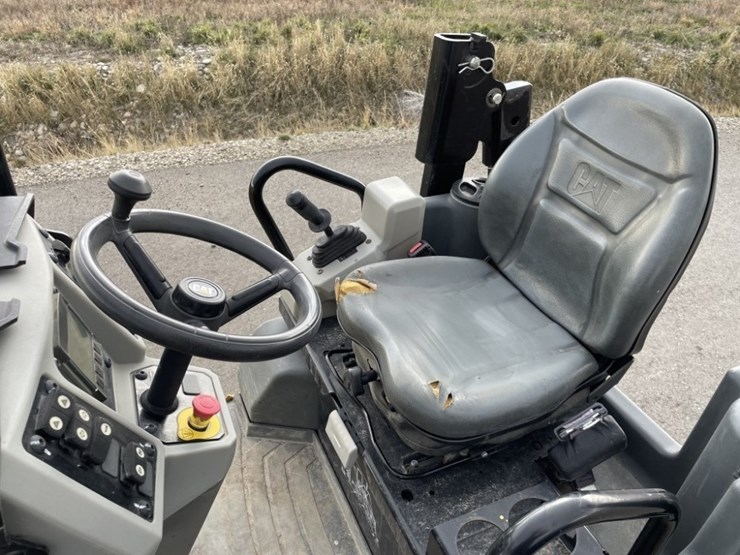 caterpillar-cb24b-image-13