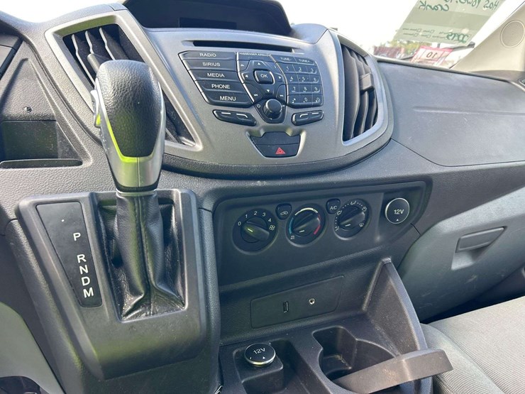 2016-ford-transit-image-18