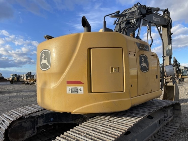 deere-245g-lc-image-28