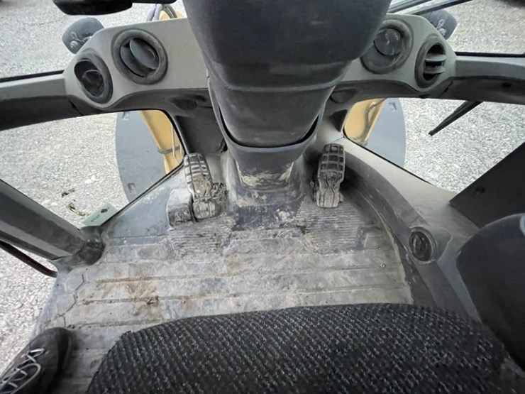 2014-caterpillar-930k-image-30