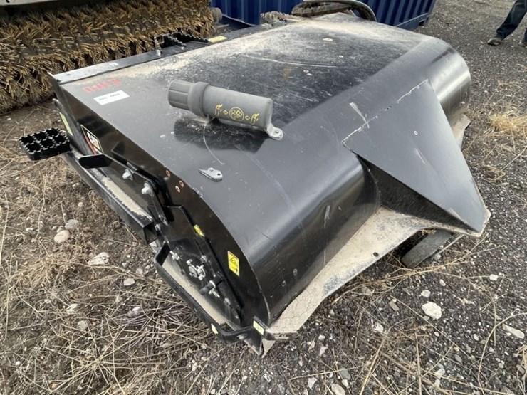 caterpillar-bp118c-box-broom-image-5