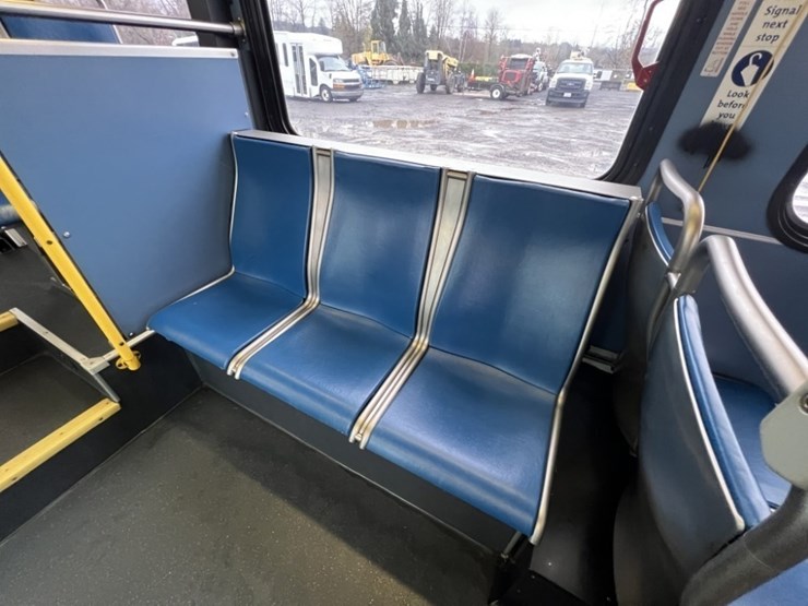 2008-new-flyer-40'-transit-bus-image-25