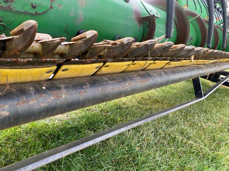 john-deere-630f-image-33