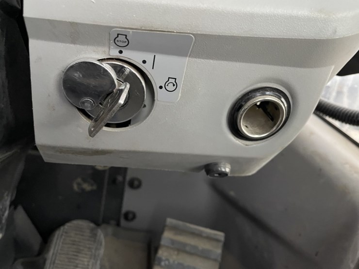 komatsu-wa320-8-image-39