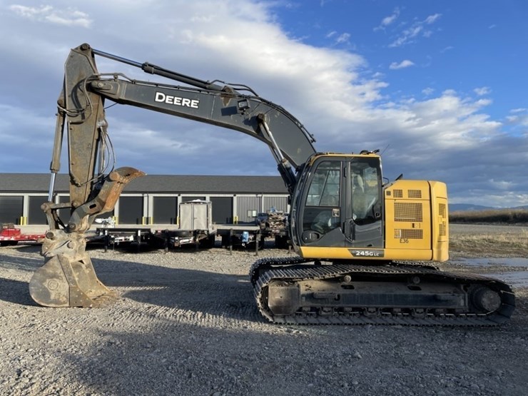 deere-245g-lc-image-2