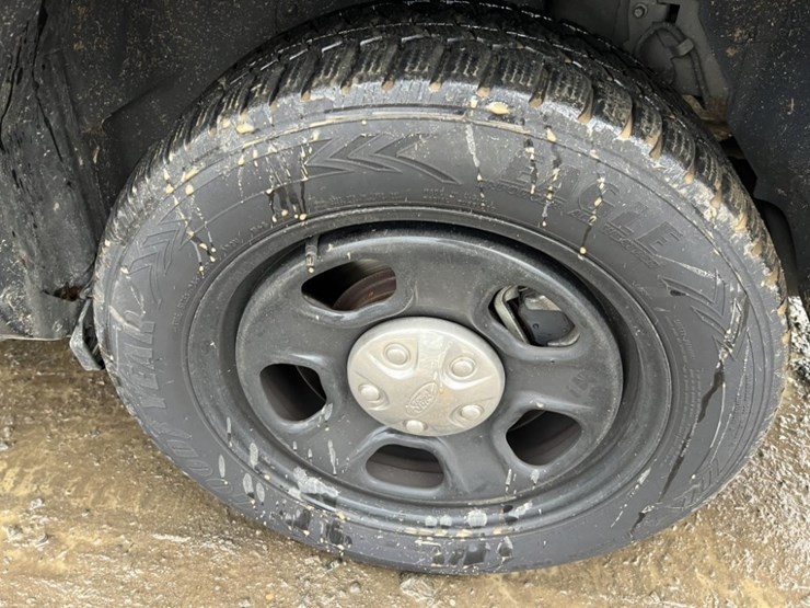 2017-ford-explorer-image-12