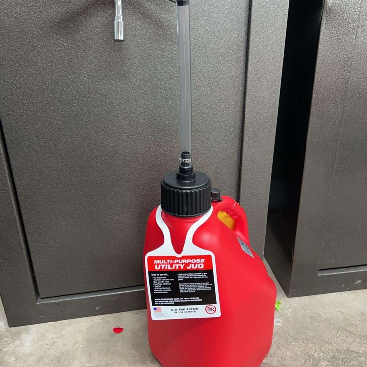 UNUSED 5.5 GALLON MULTI USE UTILITY JUG