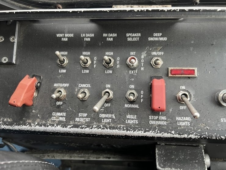 2009-new-flyer-40'-transit-bus-image-27