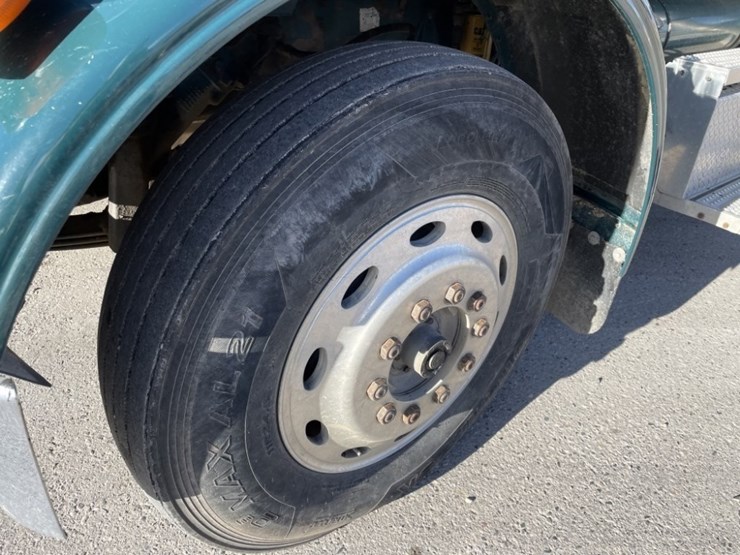 1998-peterbilt-379-image-19