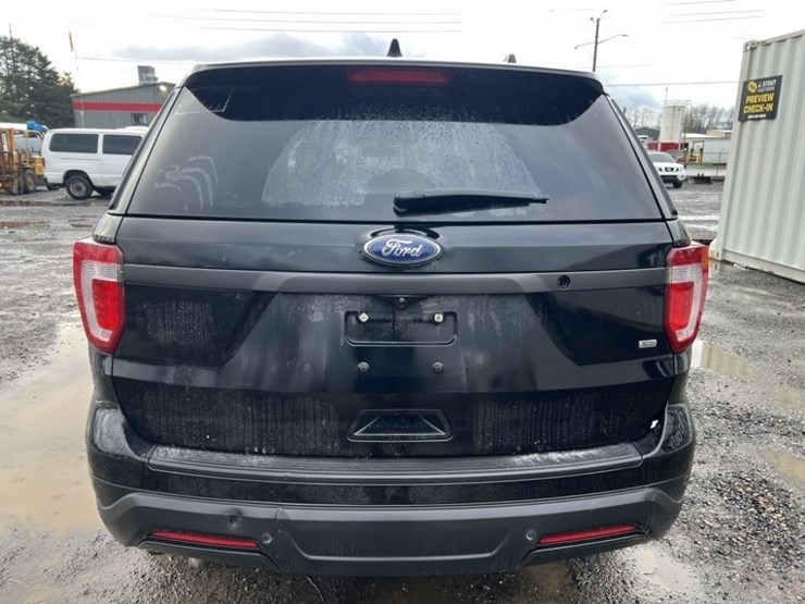 2018-ford-explorer-image-5
