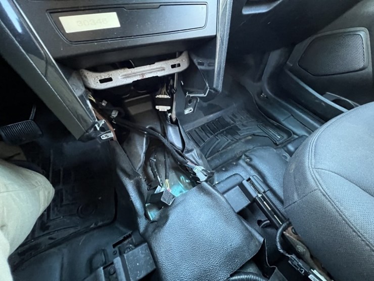 2016-ford-explorer-image-33