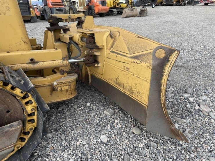 caterpillar-d3g-xl-image-11