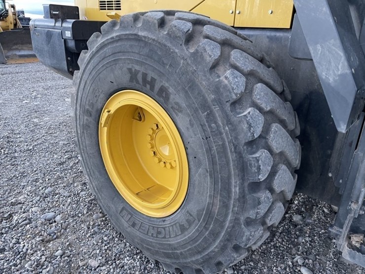 komatsu-wa320-8-image-18