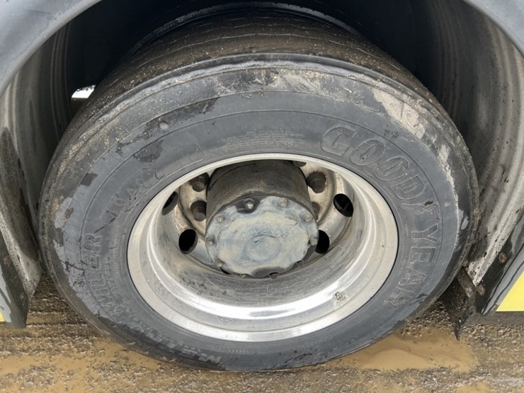 2009-new-flyer-40'-transit-bus-image-11