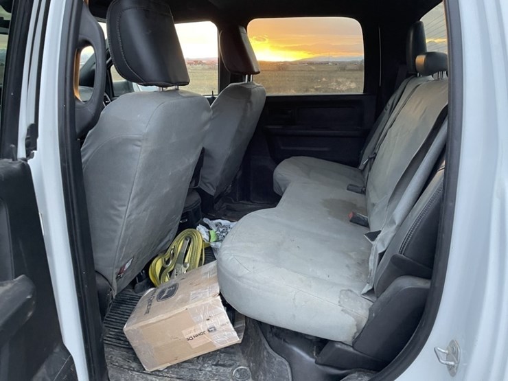 2022-dodge-3500-image-14