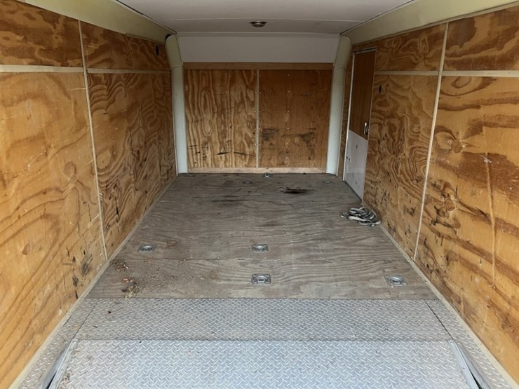 2005-haulmark-t/a-cargo-trailer-image-13