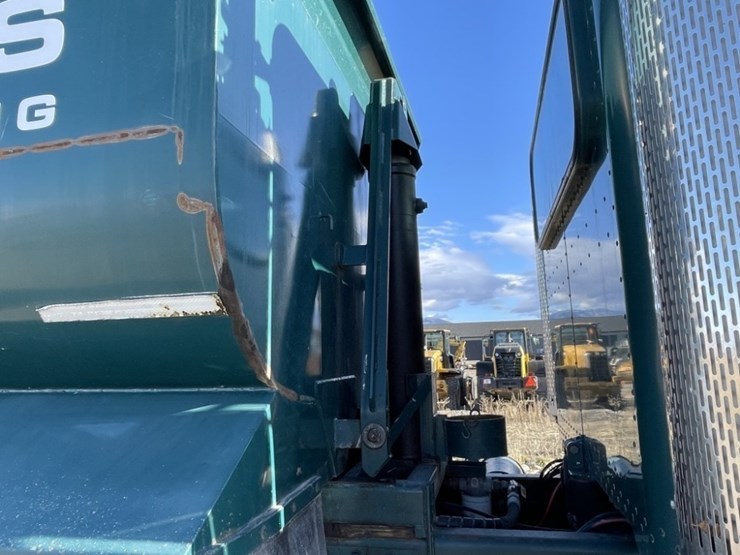 1998-peterbilt-379-image-27