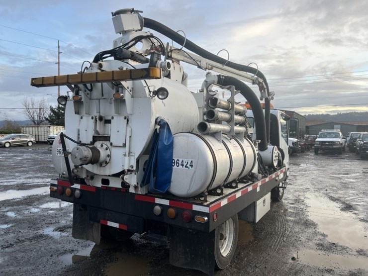 2009-gmc-w5500-image-4